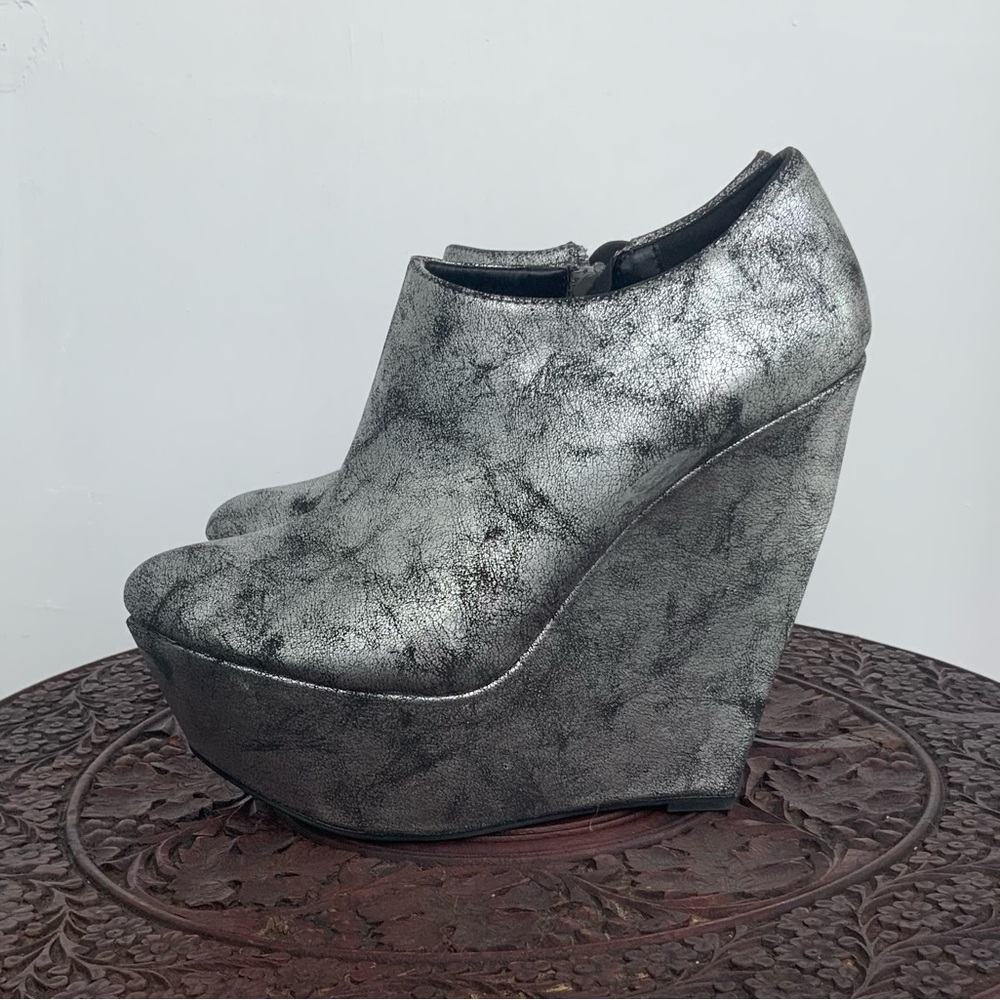 ✨Super metallic heels! ✨
